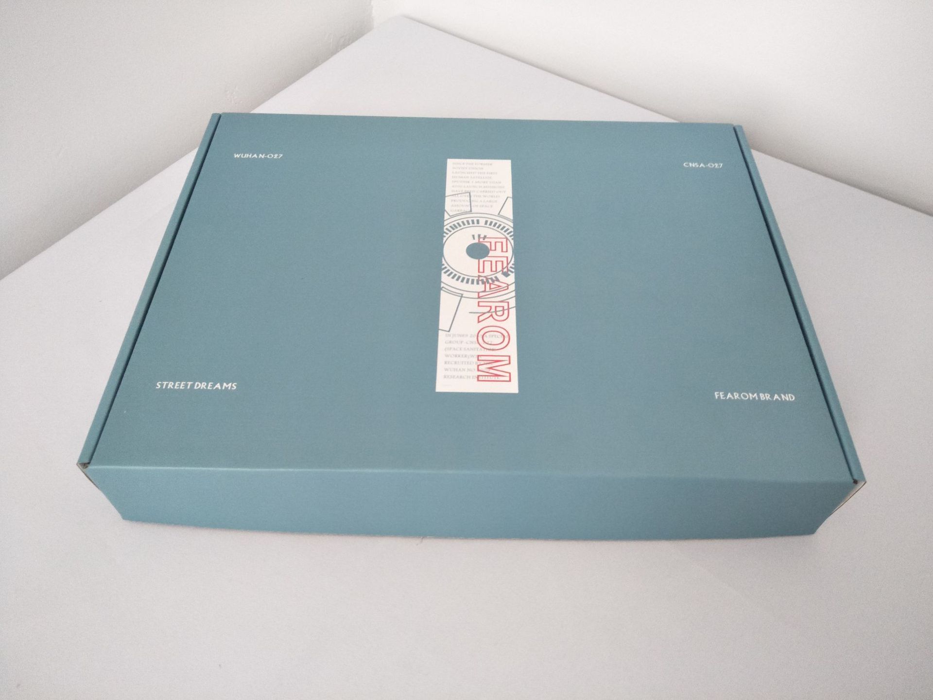 高档加硬服装飞机盒漂亮美观秋冬服饰瓦楞纸盒厂家定做