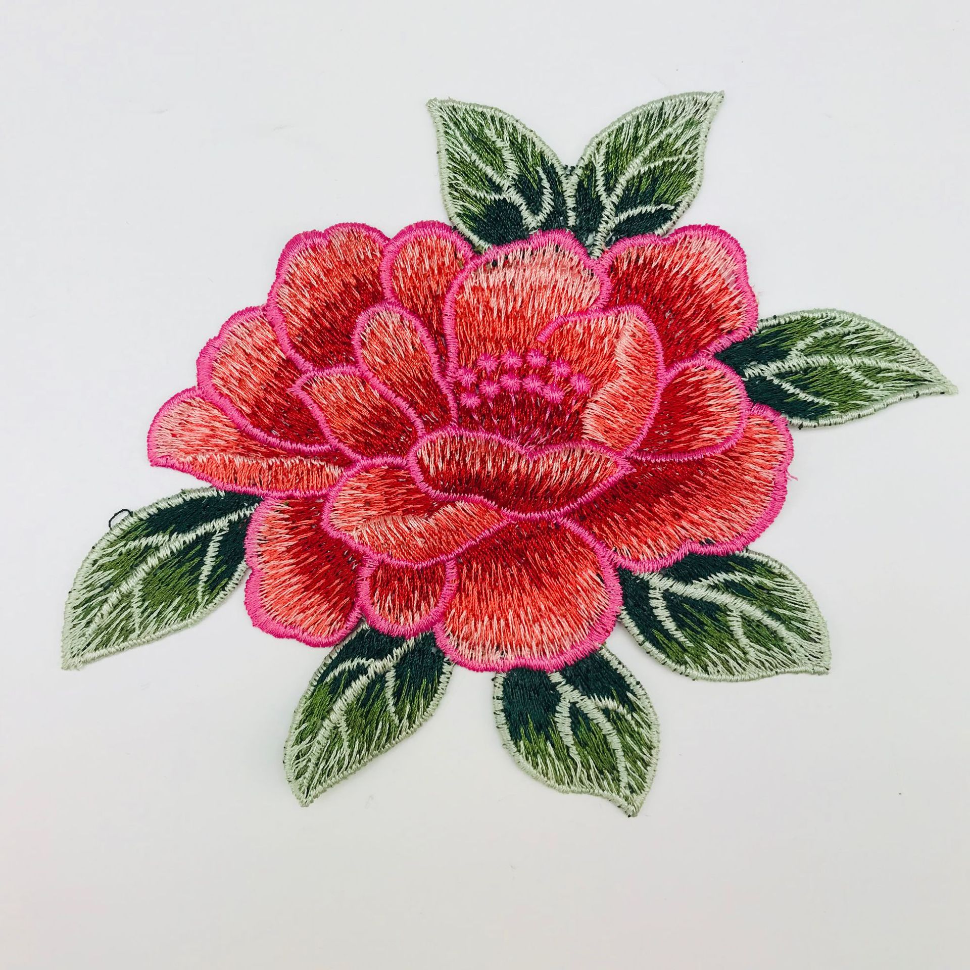 现货 牡丹花刺绣贴花 内衣服装辅料 水溶彩色领花 车缝贴花 批发