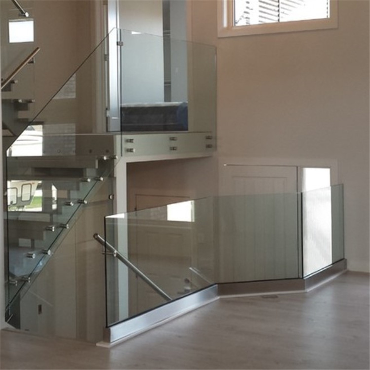 全透明无框栏杆