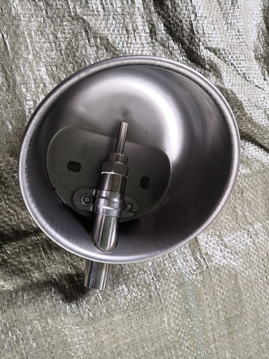 猪用饮水碗,仔猪饮水槽,碗式猪用饮水器