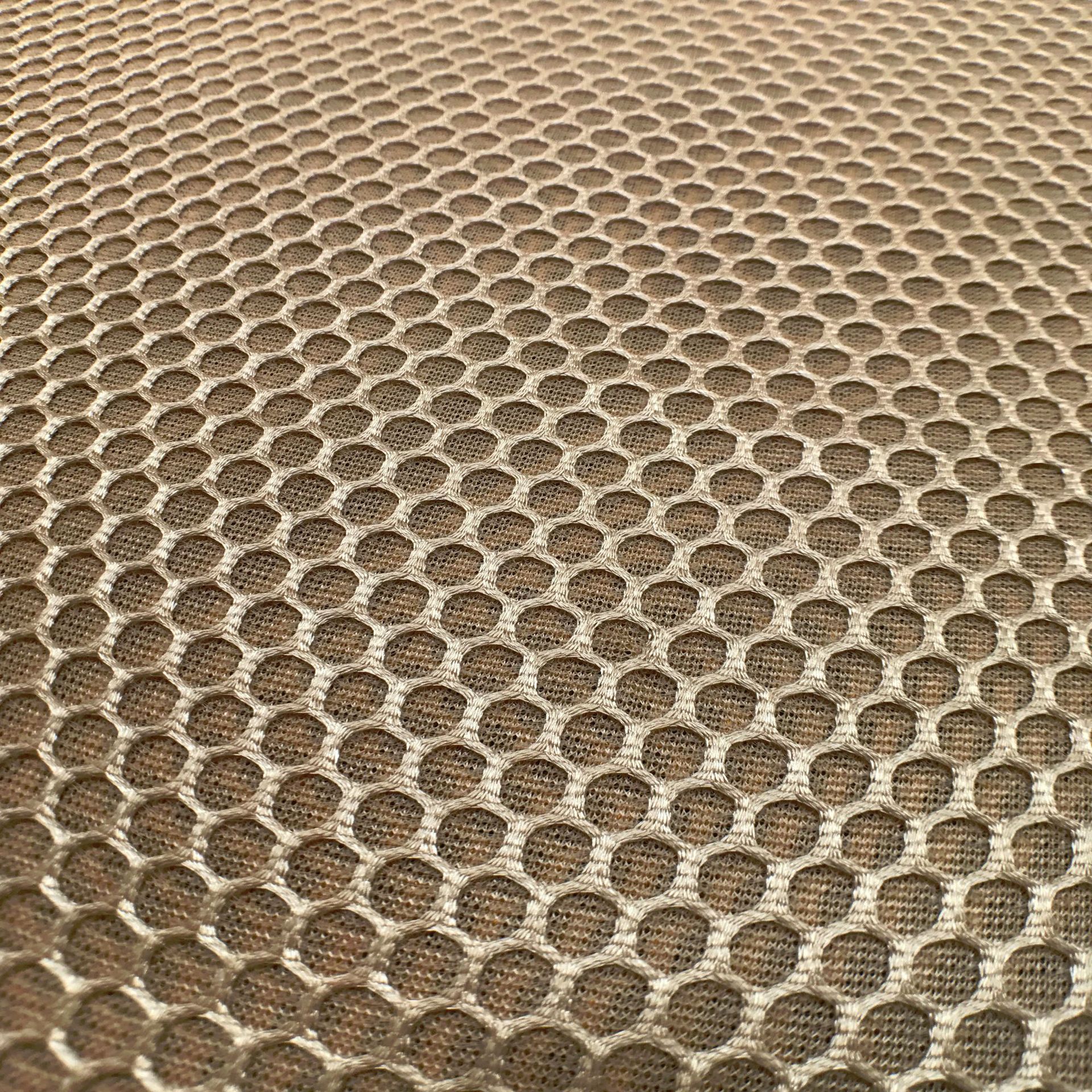 厂家现货直供 三明治网眼布 涤纶蜂窝网布 汽车坐垫鞋材面料