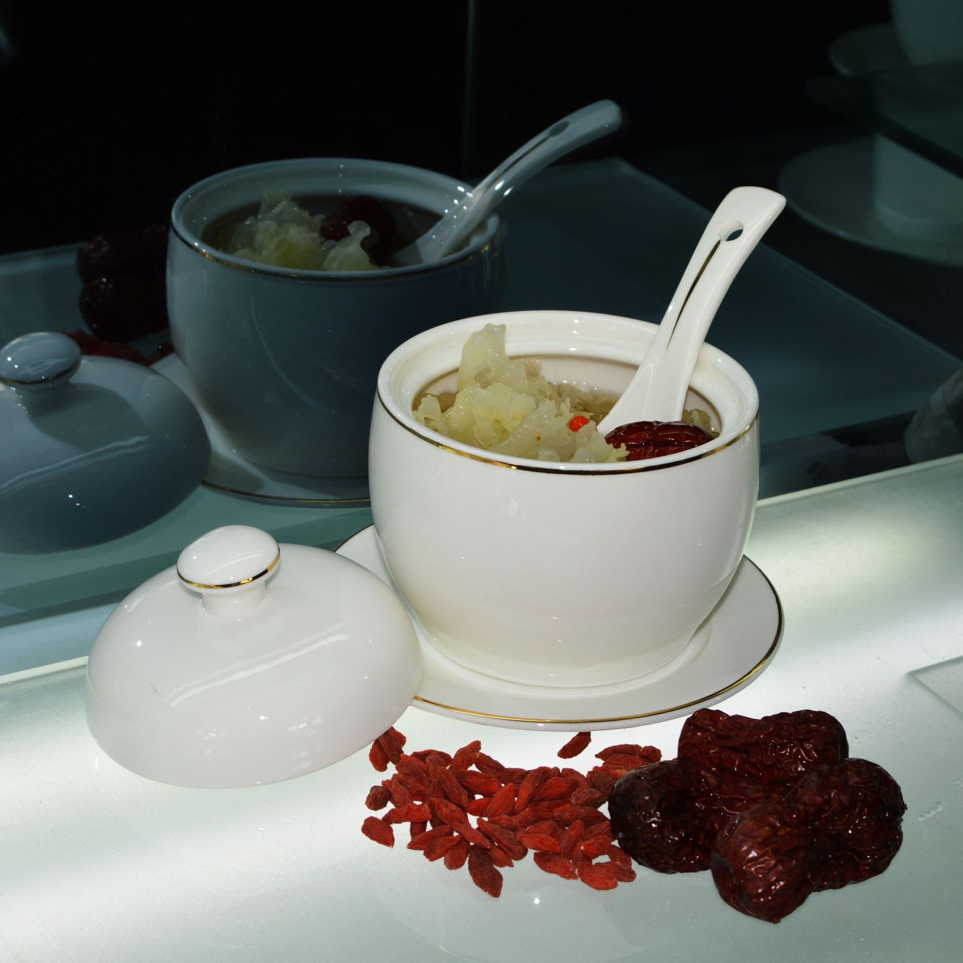 陶瓷隔水炖带盖燕窝炖盅家用金边汤盅餐具套装炖罐定制logo