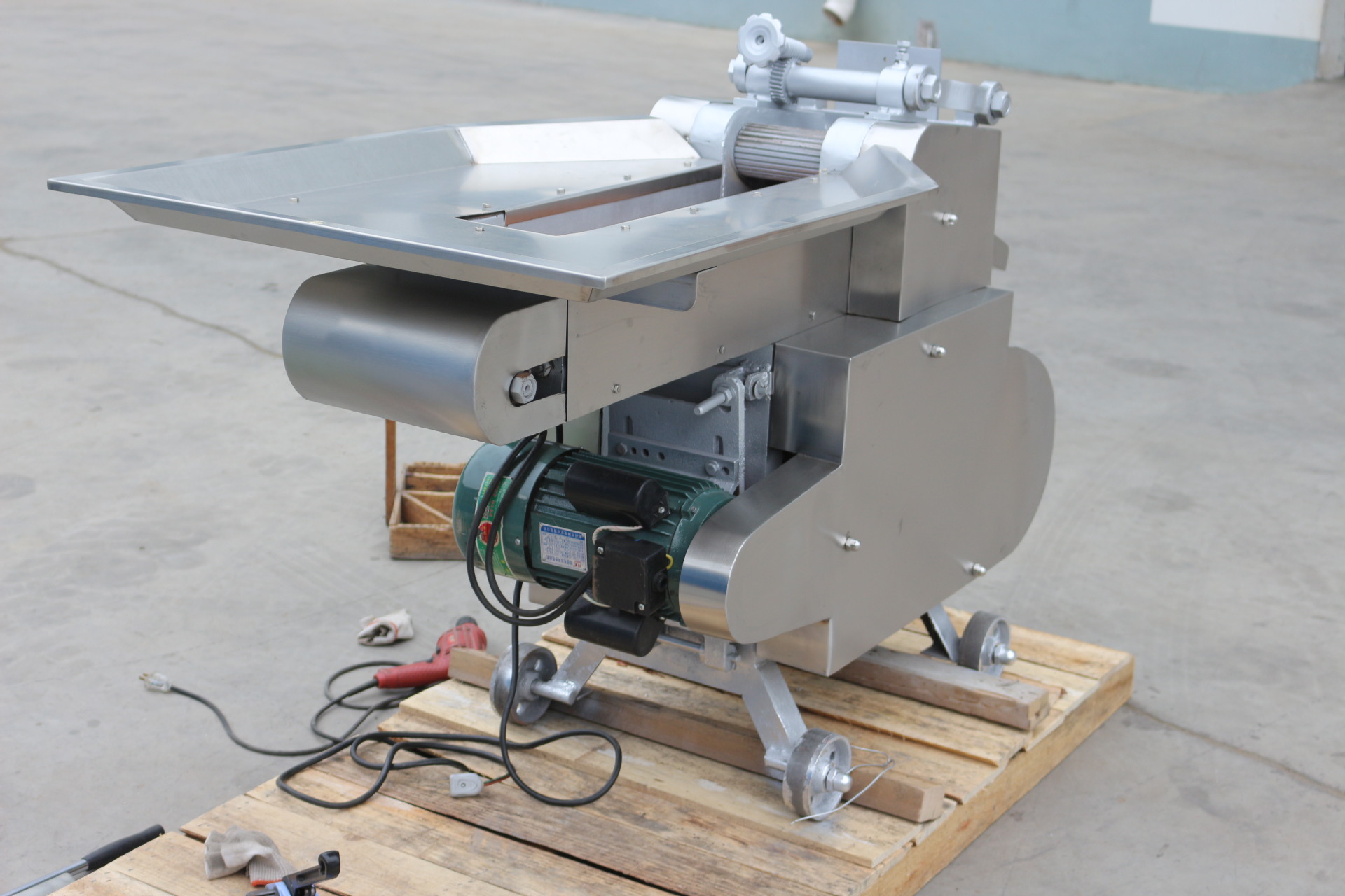 厂家直销中草药切药机 剁刀机 剁刀式切段机 切片机