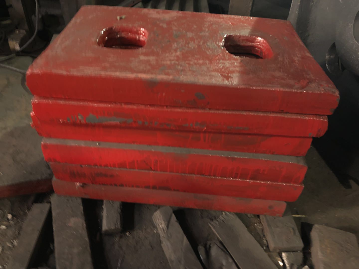 上海建设路桥山宝pe1200x1500颚式破碎机肘板推力板