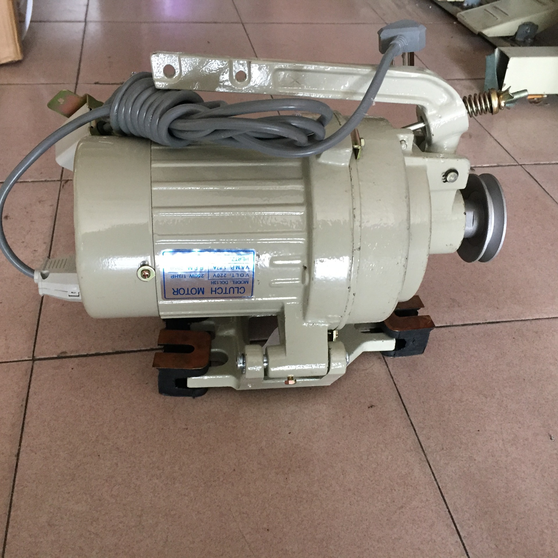 工业缝纫机_工业缝纫机离合器马达电动机包缝机平缝机电机220v 380v -