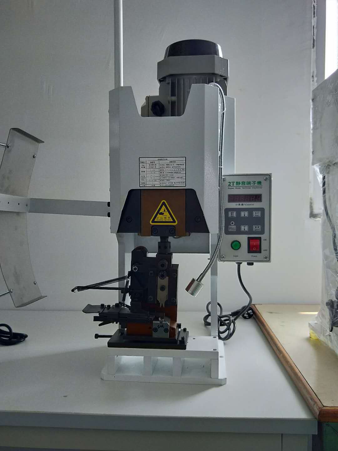 新款超静音端子机自动打端机压着机配刀具模具厂家直销