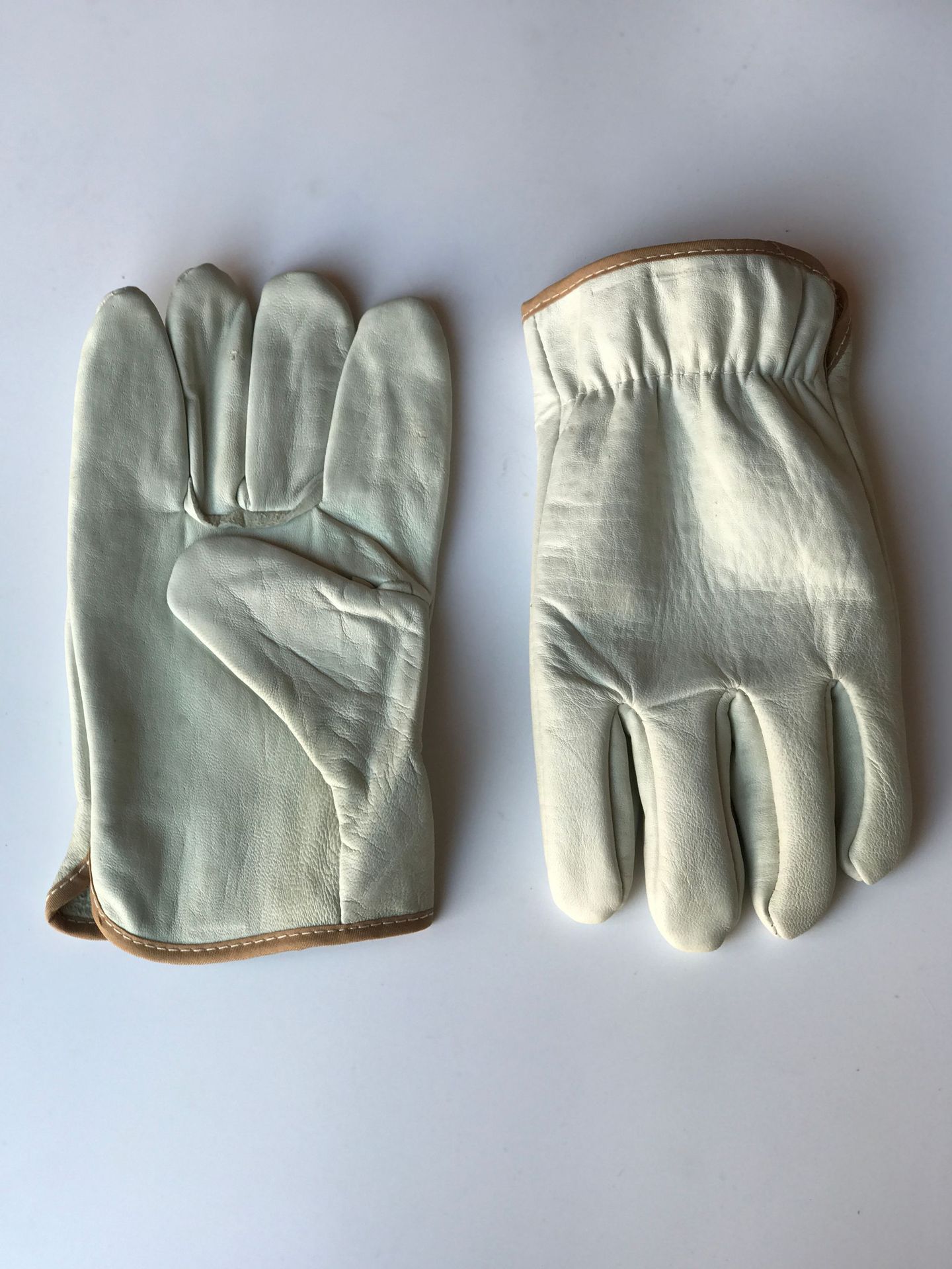 批发a级浅色羊皮短电焊手套耐磨焊接焊工防护电焊防护劳保手套