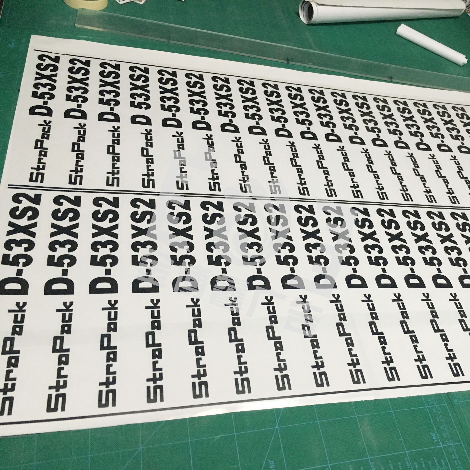 机械彩色镂空刻字贴不干胶转移标签防晒防油贴纸可定制各类logo贴