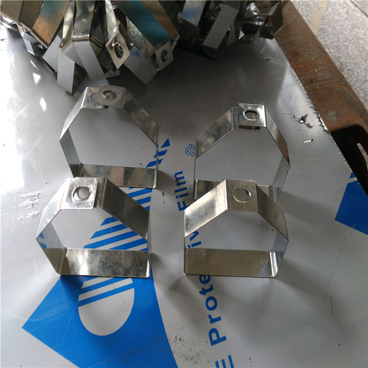 厂家定制 镀锌槽桥架吊码 金属线槽吊码 桥梁线槽用品 深龙批发