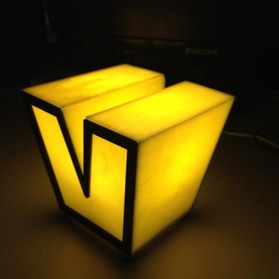 26个字母led充电酒吧餐厅台灯桌灯字母灯小夜灯logo定制