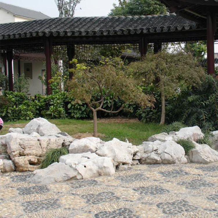 太湖石驳岸 路崖草坪点缀景石 鱼池驳岸太湖石产地直销