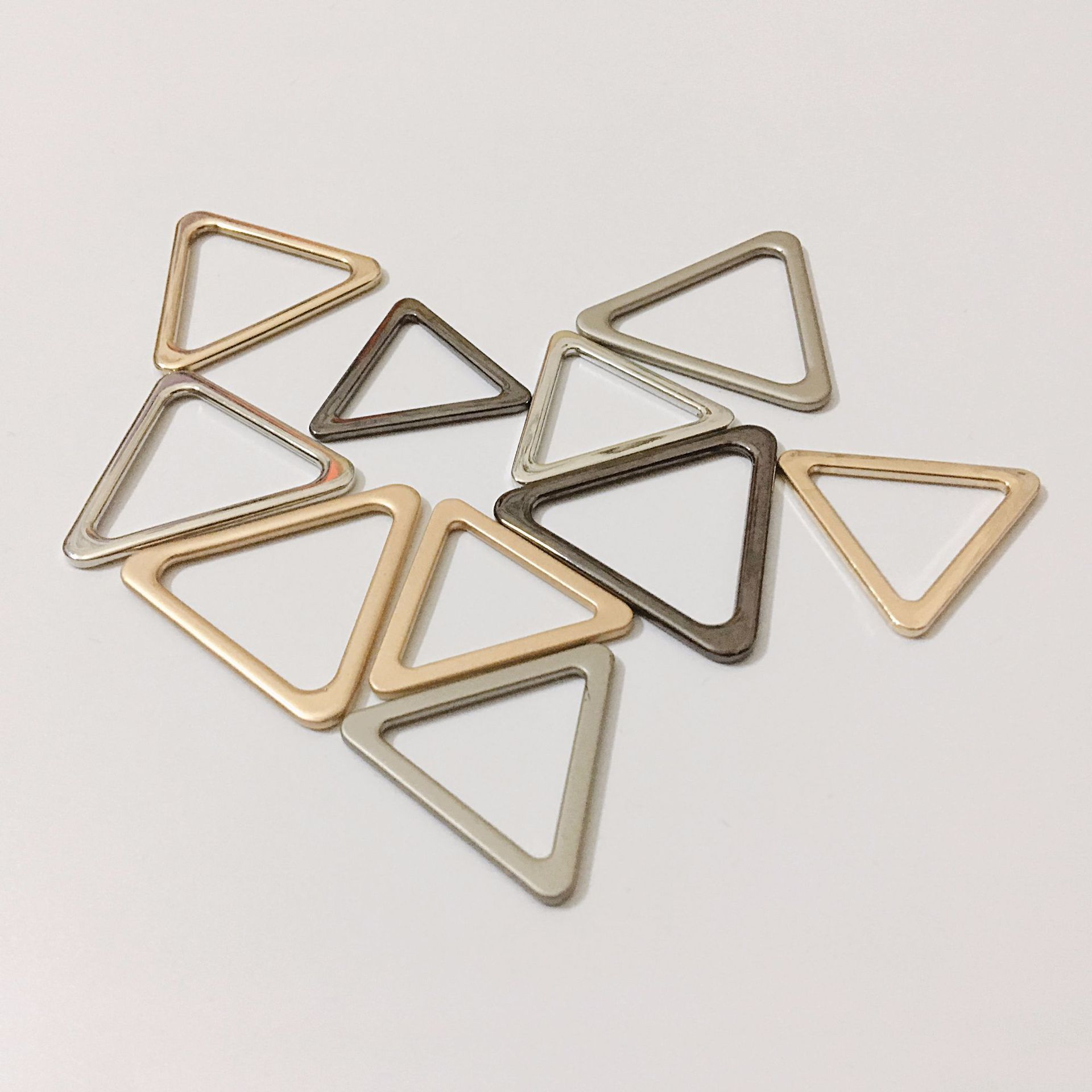 2018新款金属纽扣挂镀三角形包包扣大衣合金扣五金配件现货供应