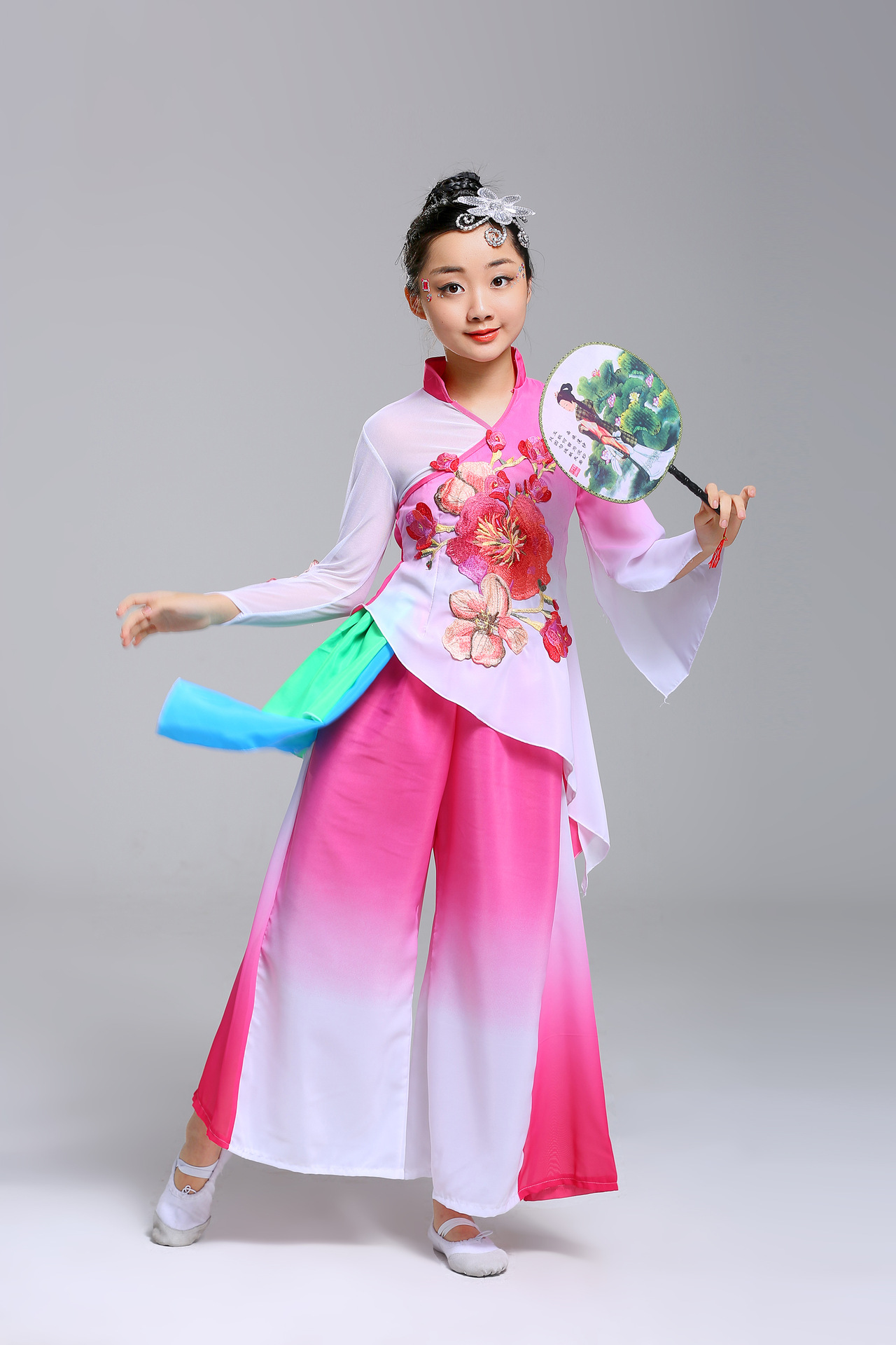 新款儿童古典舞演出服六一演出服女童少儿舞蹈服饰新款儿童秧歌服