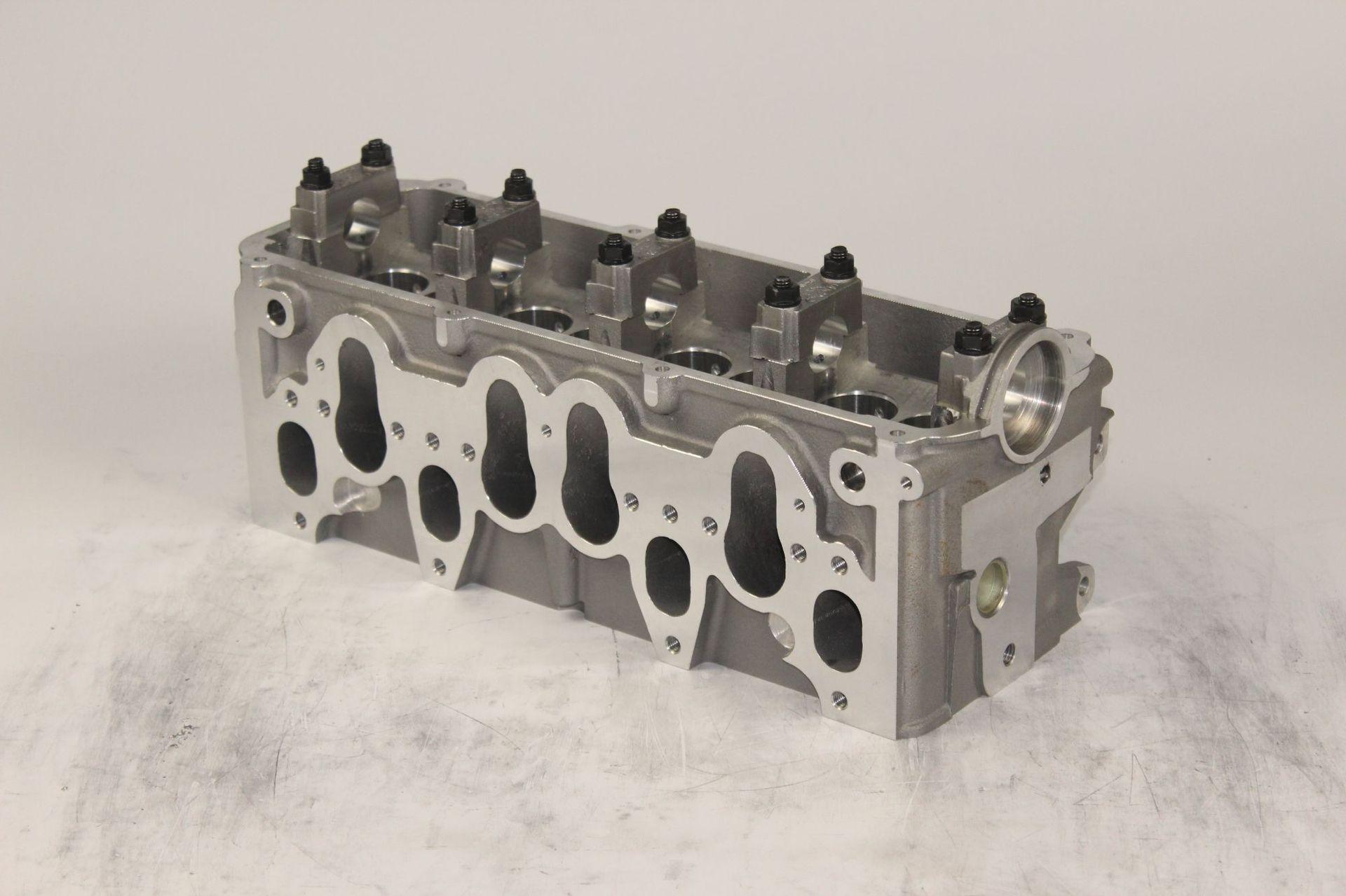 8l缸盖 汽车发动机用汽缸盖