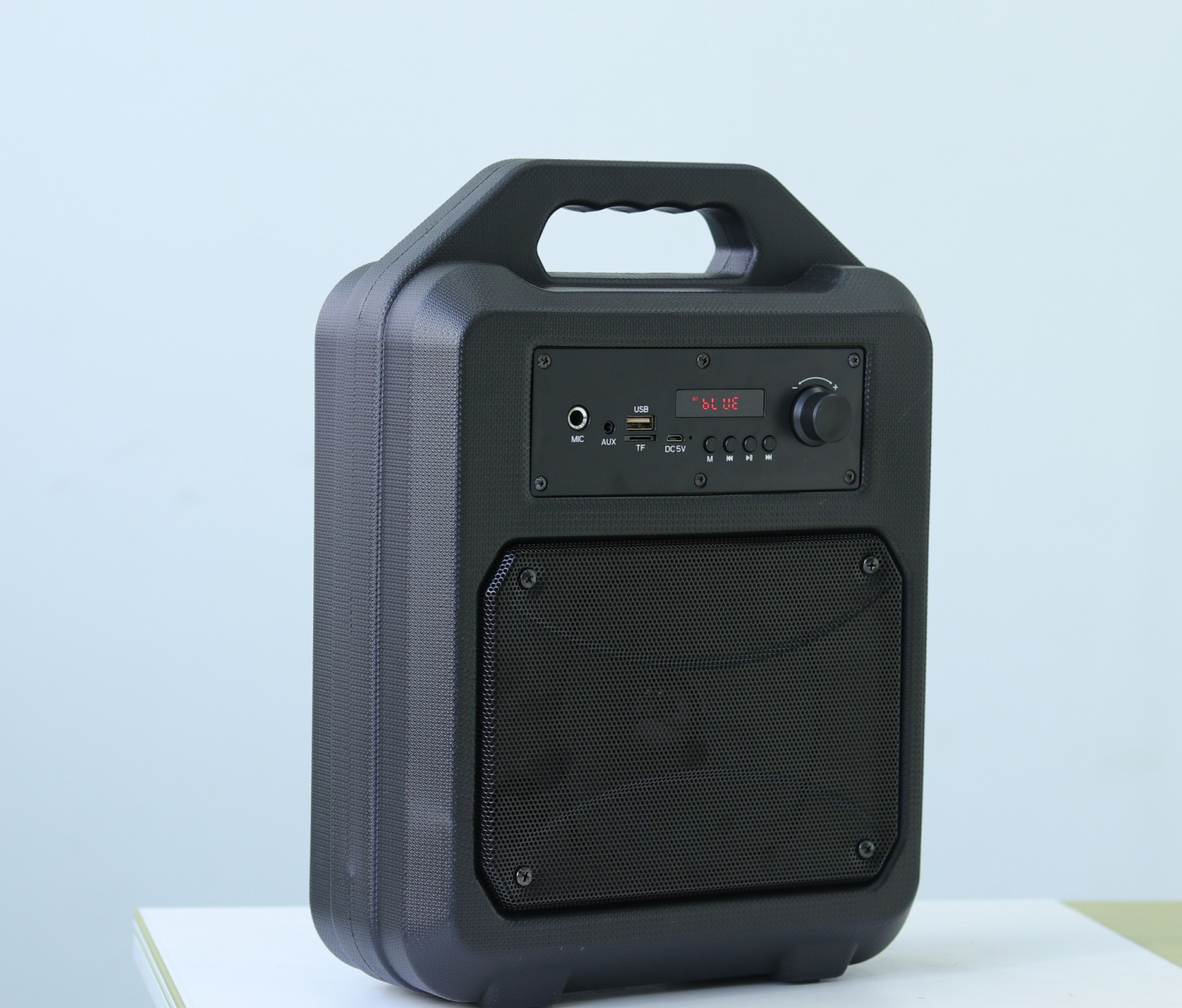 2019新款户外移动广场舞音响播放器手提便携式重低音防摔蓝牙音箱