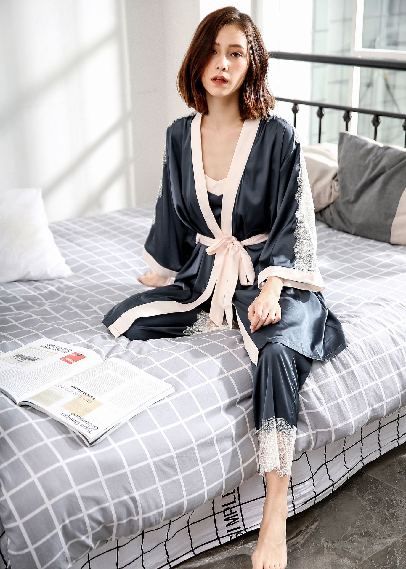 跨境出口亚马逊蕾丝接拼仿真丝绸缎性感三件套睡袍高档女士睡衣发