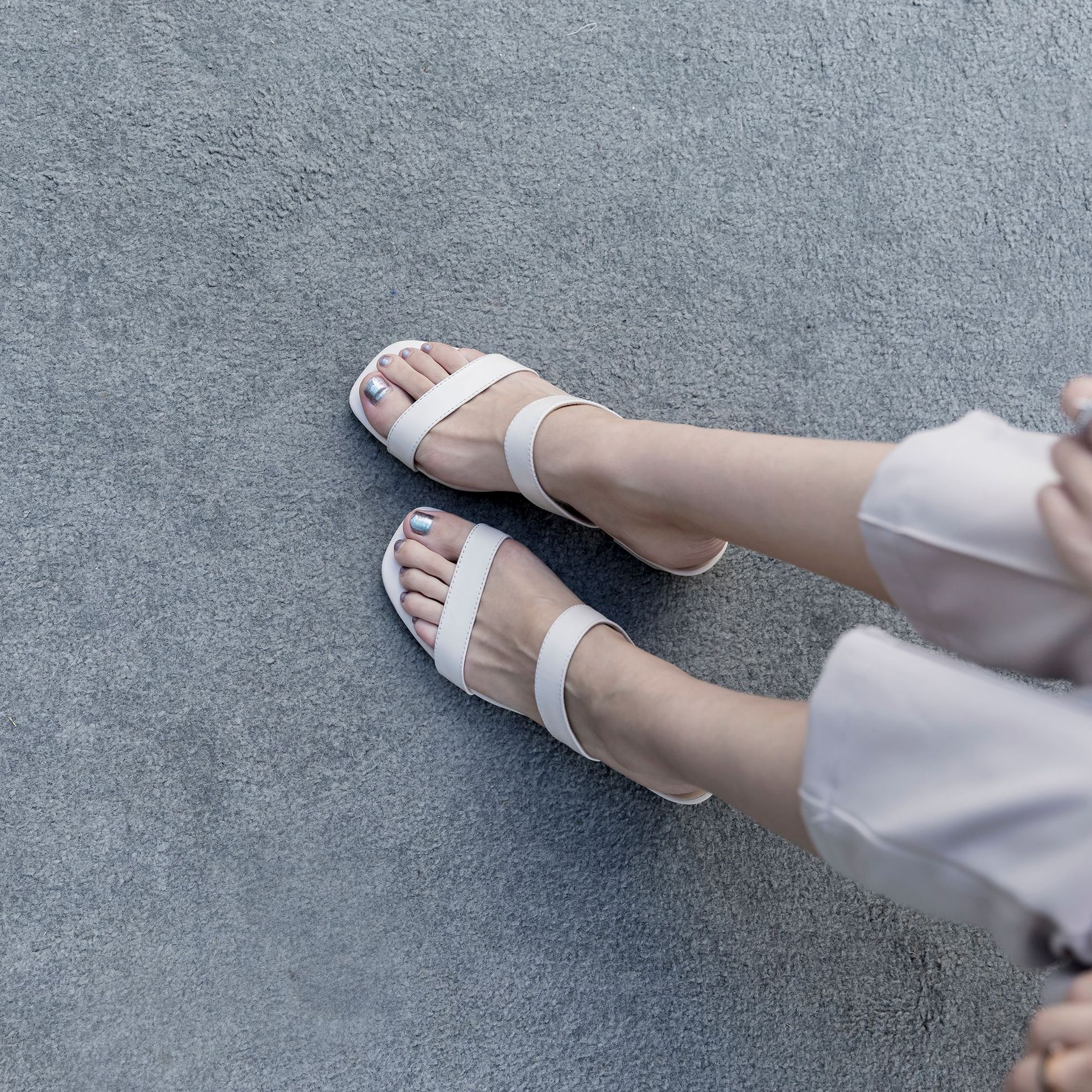 头层牛皮2018夏季新款真皮网红凉鞋女倾斜猫跟外穿拖鞋一件代发