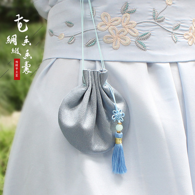 【钱丽】手工古风香包 精致中国结流苏高档绸缎香囊 汉服香囊配饰