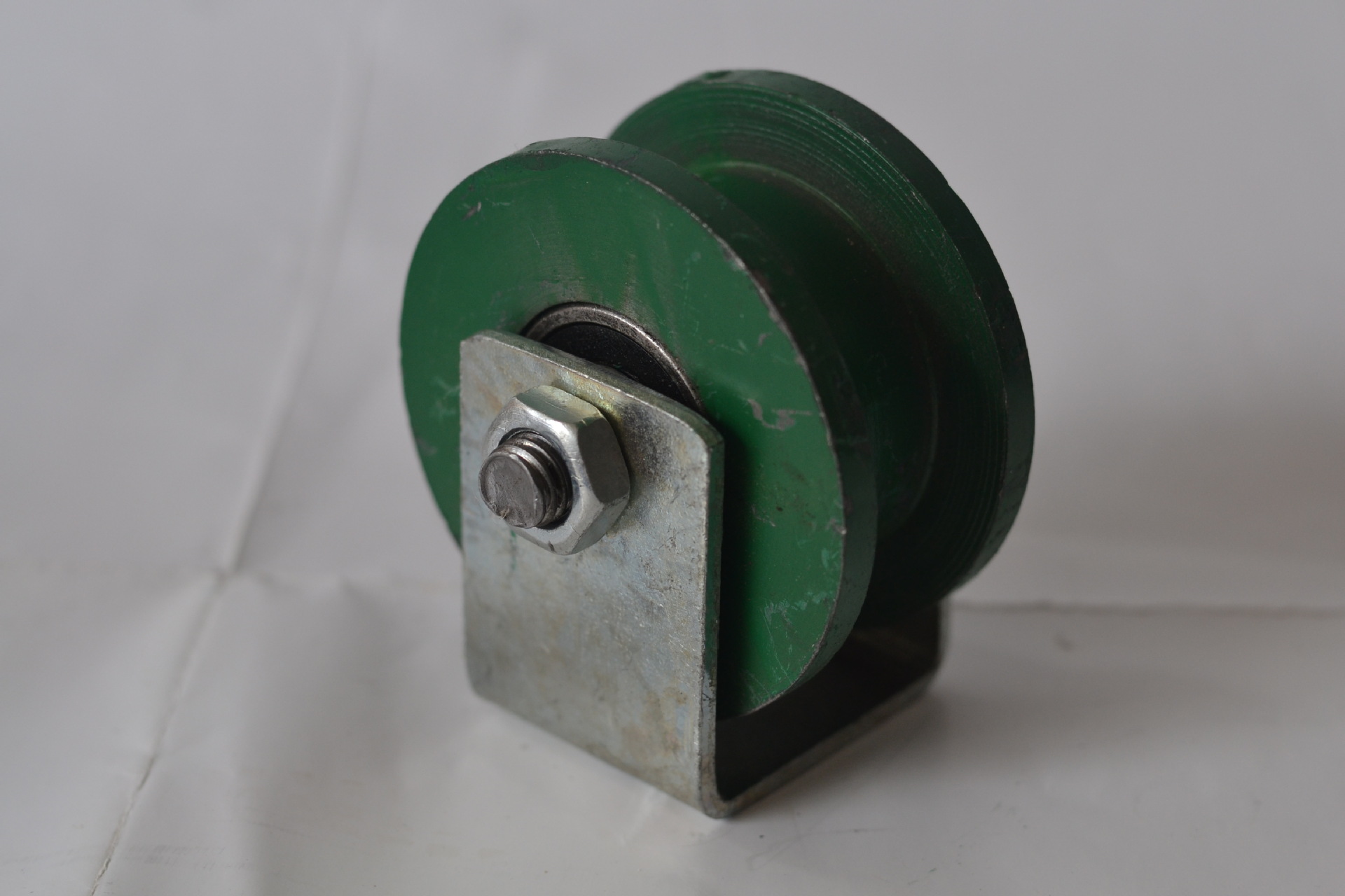 恒茂轨道轮子 厂家直销平顶铸铁vg槽脚轮定向轮 工业轨道脚轮