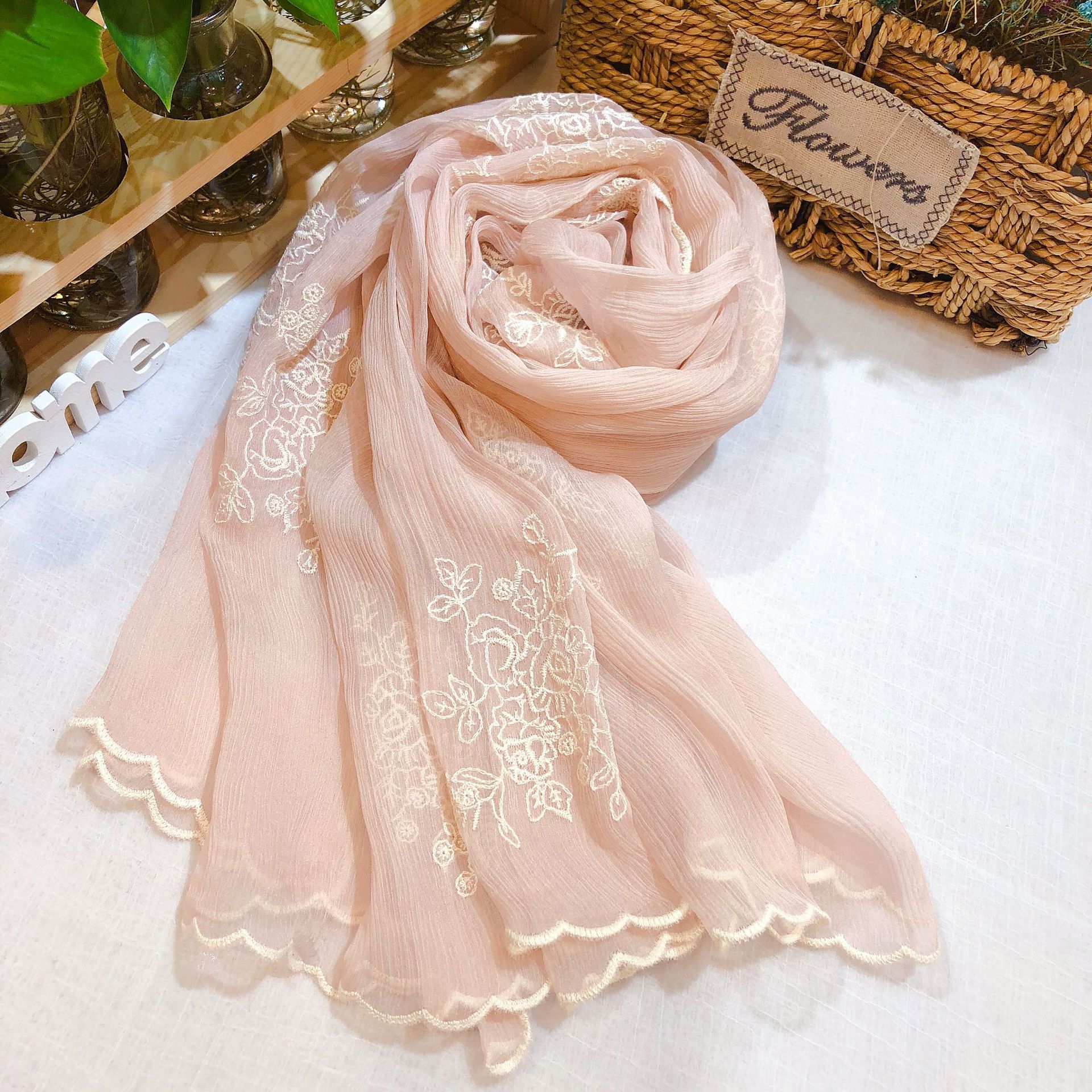 秋夏新款高端100%桑蚕丝顺纡绉真丝女丝巾轻薄纱巾围巾两用百搭长