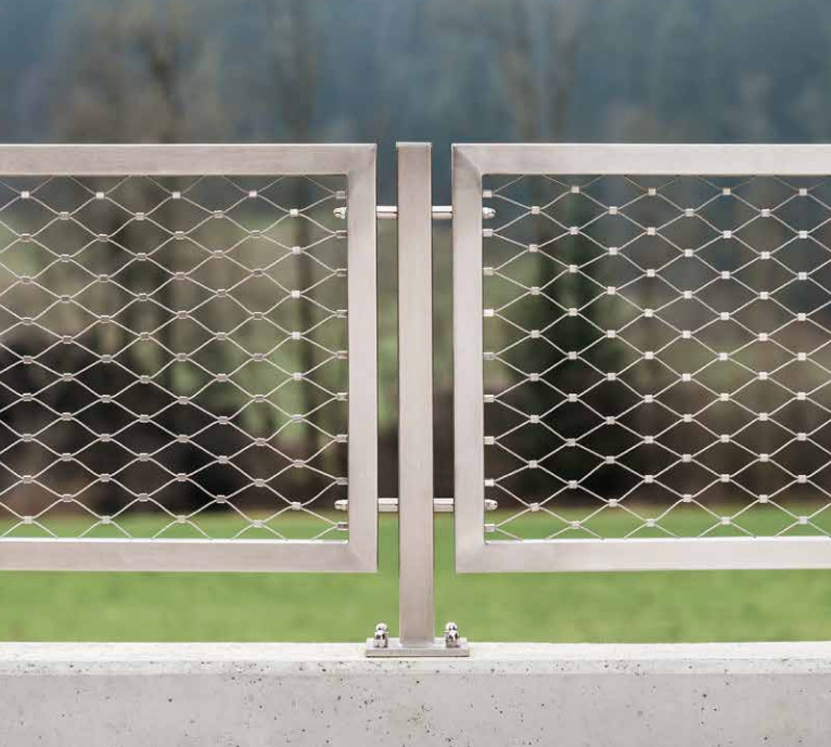 s316l不鏽鋼欄杆欄河扶手產品展示:香港机场不锈钢栏杆香港地铁站