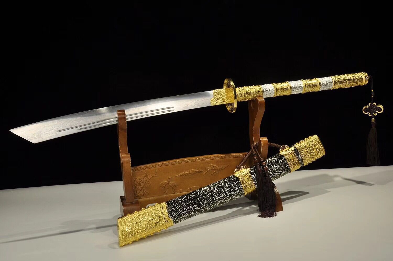 龙泉宝剑正品厂家直销鱼皮康熙战刀收藏送礼防身未开刃一件代发