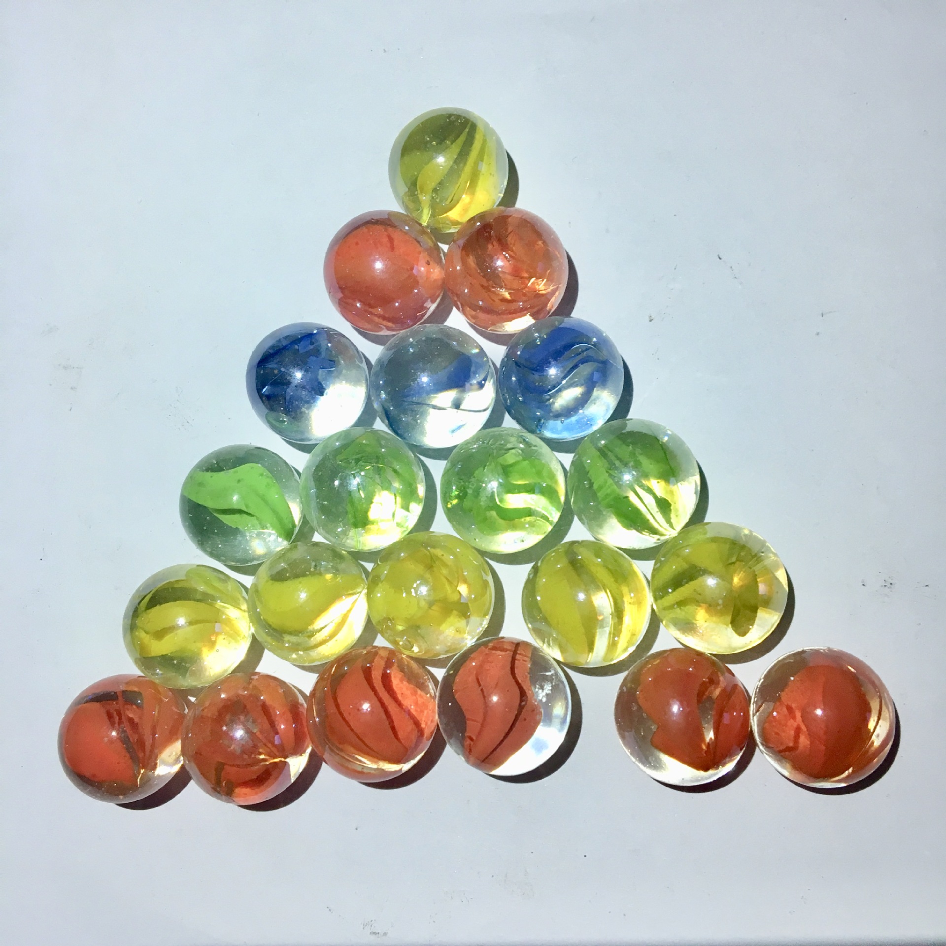  生产厂家> 玻璃弹珠玻璃珠彩色八瓣玻璃球直径16mm 14mm