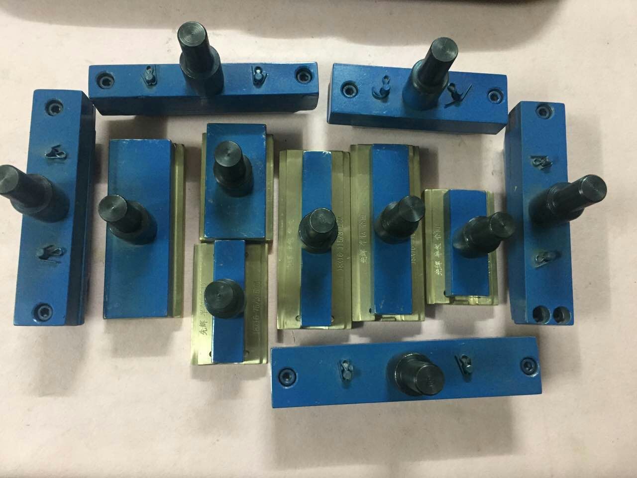 厂家直销皮表带压花定位打孔diy皮革模具 皮表带模具五金模具定做