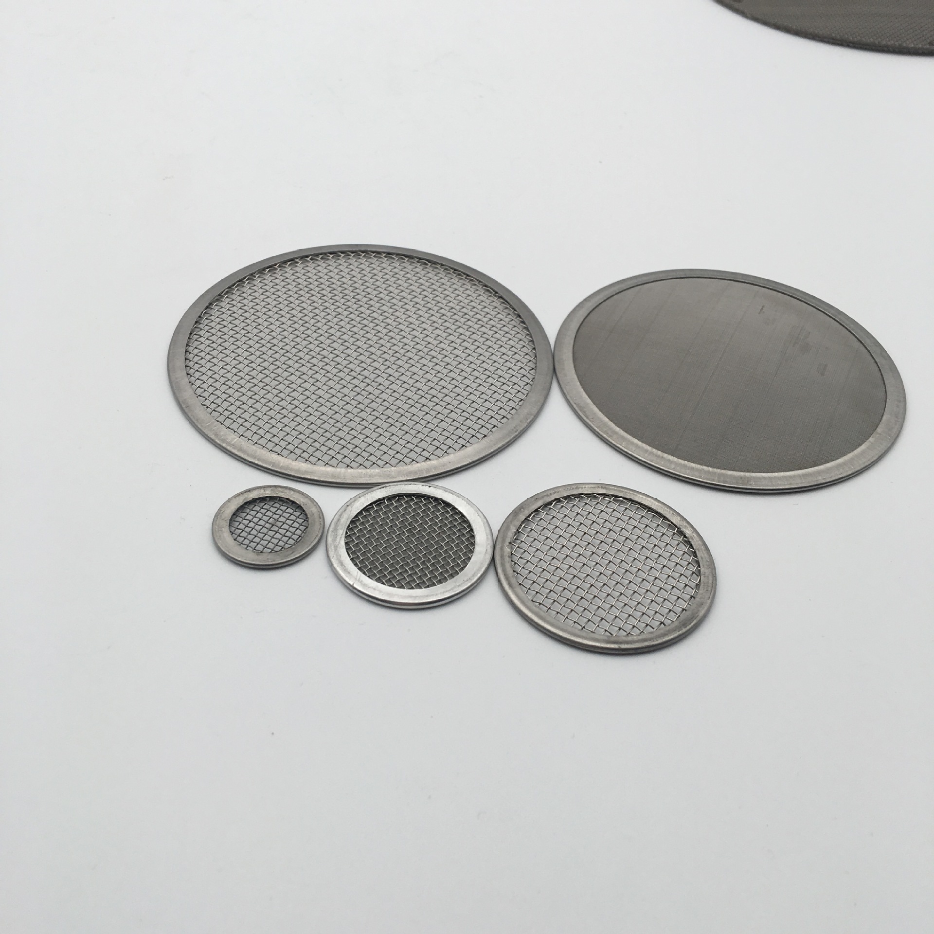 定做金属滤网化妆品包装瓶用微型不锈钢过滤片设备用小包边过滤片