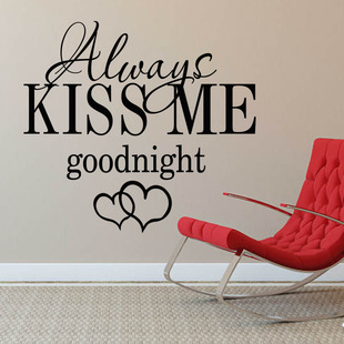 pvc纯黑色英文墙贴画客厅卧室背景装饰kiss me英语箴言自粘防水