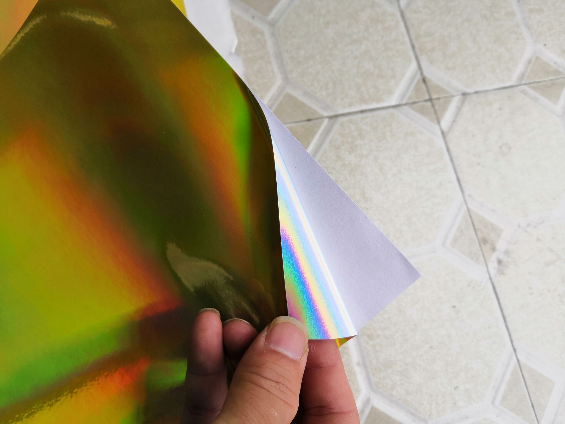 a4镭射无缝银素面不干胶金平光素面a3镭射纸激光防伪标签纸装饰贴