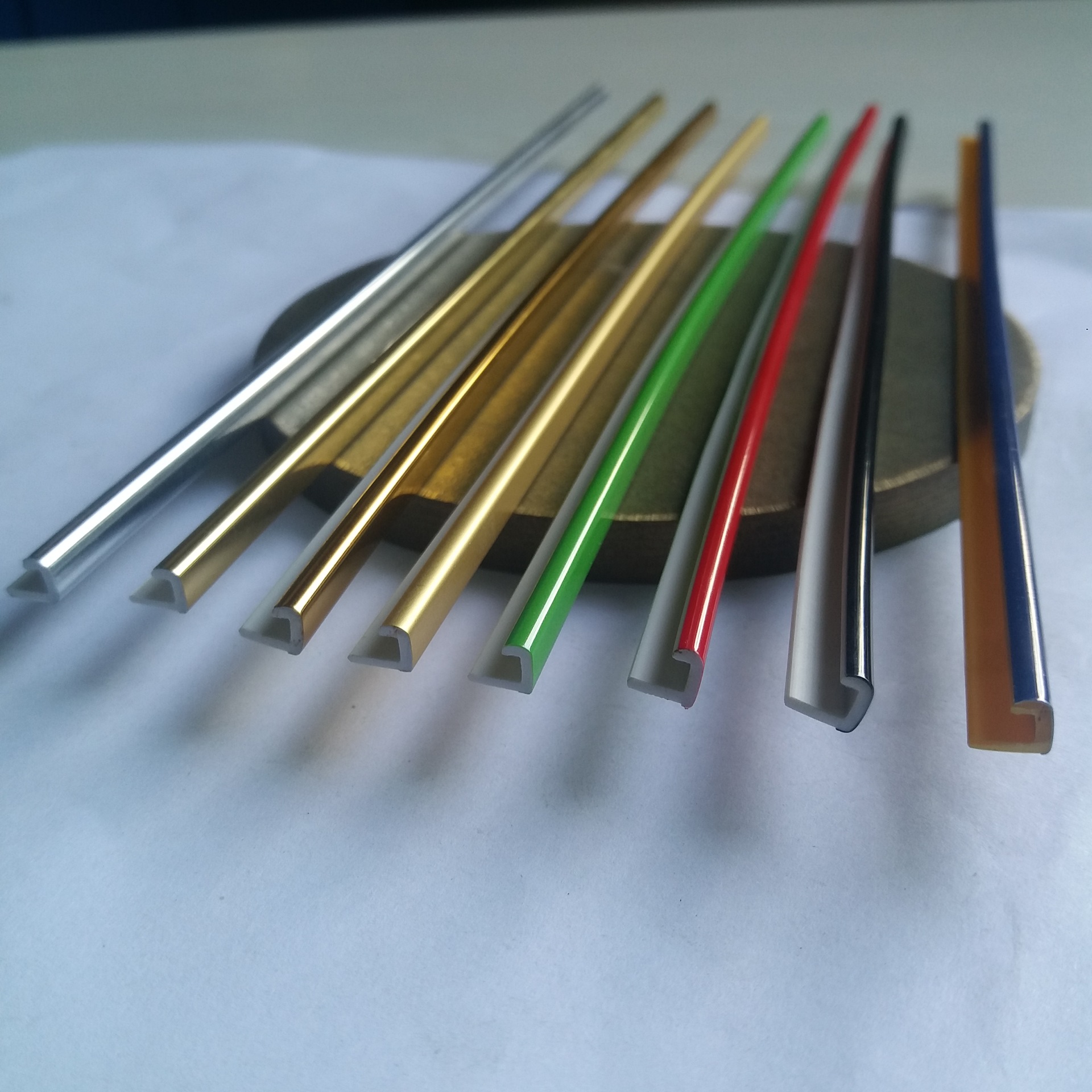 专业生产金边条 礼品盒镶边条装饰条 金银镭射装饰线条礼品盒装饰