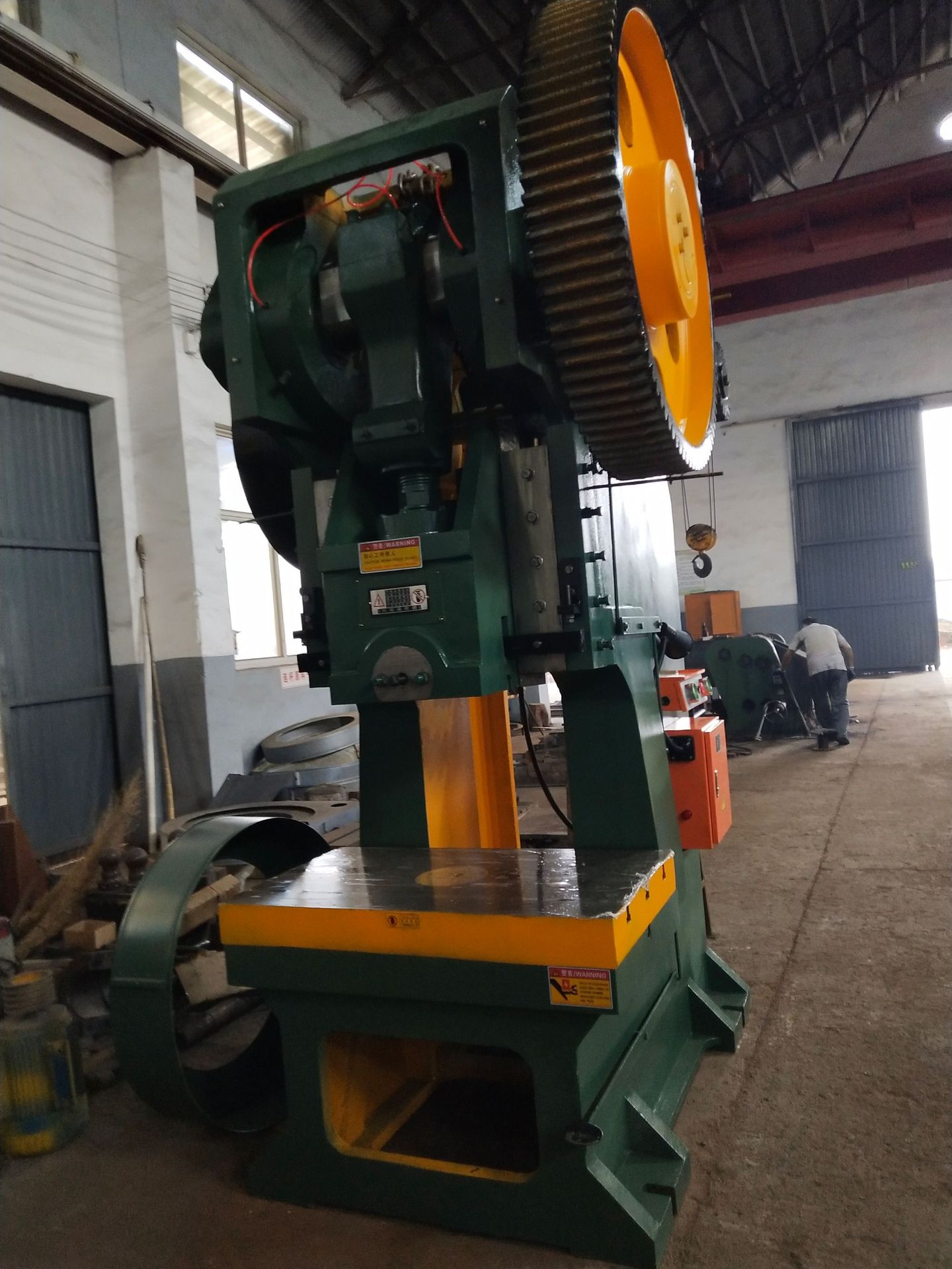 160吨普通电动机械脚踏冲床厂家直销可根据客户需要定做价格优惠