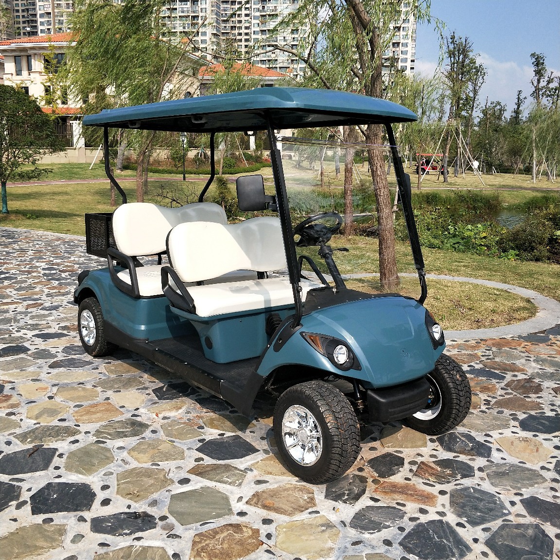 工厂直销四座防爆巡逻观光游览代步低速油电两用燃油四轮助力车