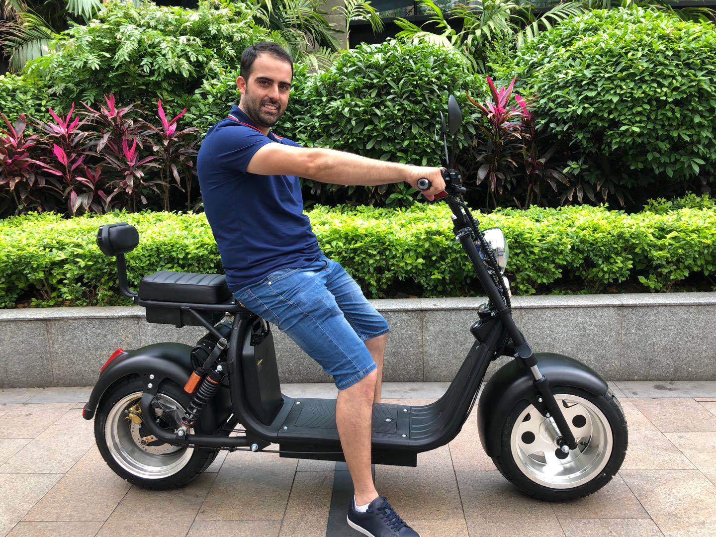 12寸铝轮毂双电池普哈雷电动代步成人电动车city electric harley