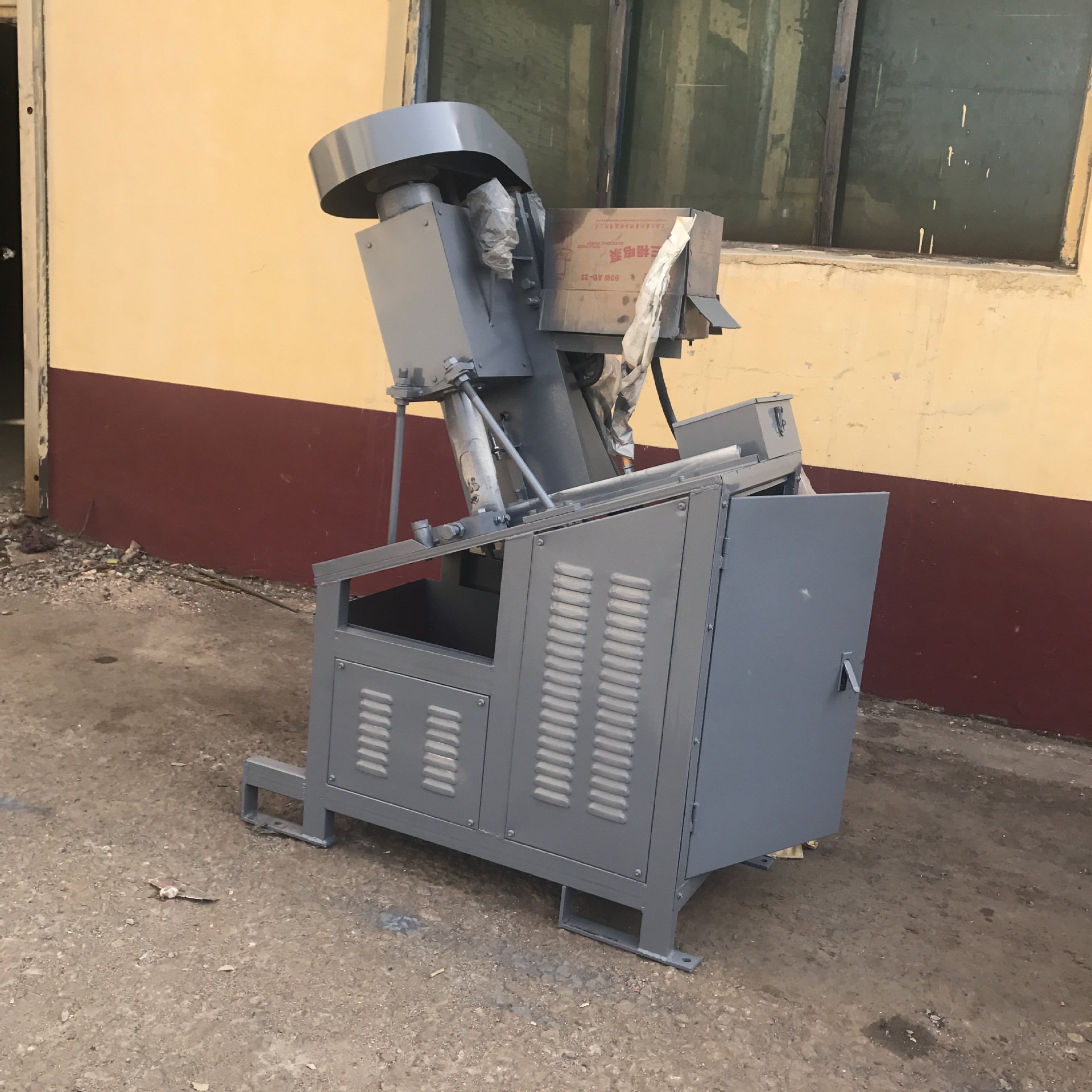 套筒攻丝机套筒扒皮机钢筋套筒攻丝机钢筋套筒扒皮倒角机