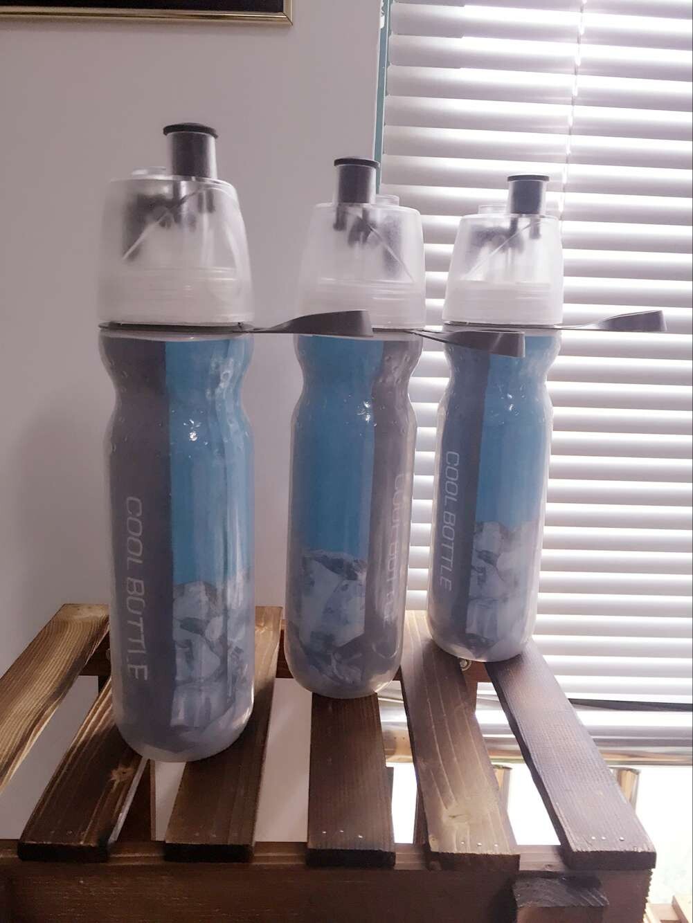 今年新出的这款保冷水杯新加了喷雾功能