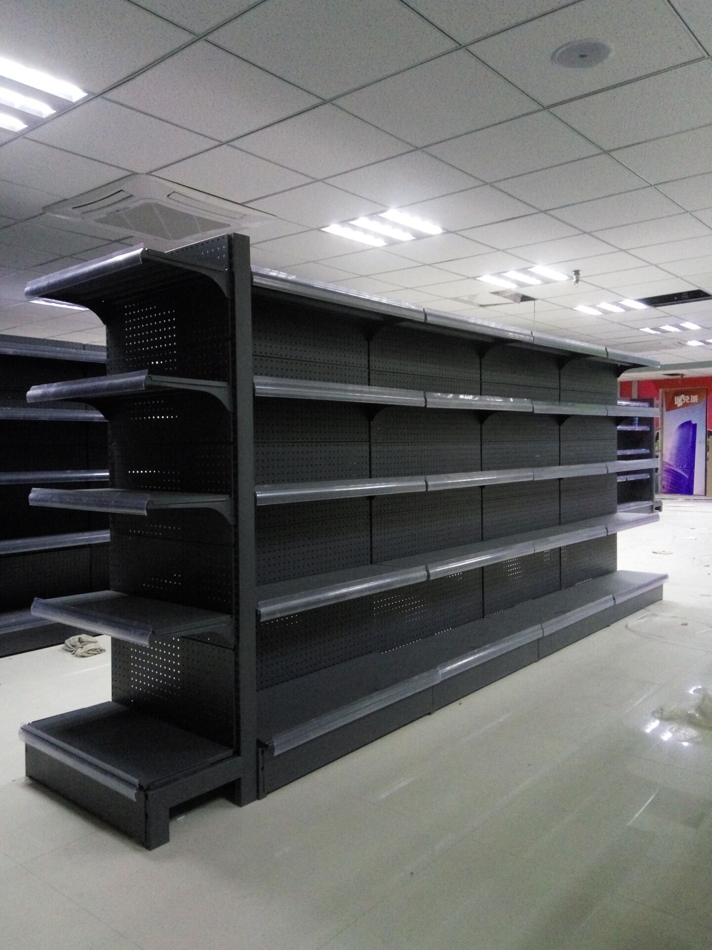 天津超市货架 可定制磨砂黑卖场超市精品展示货架 直销超市货架
