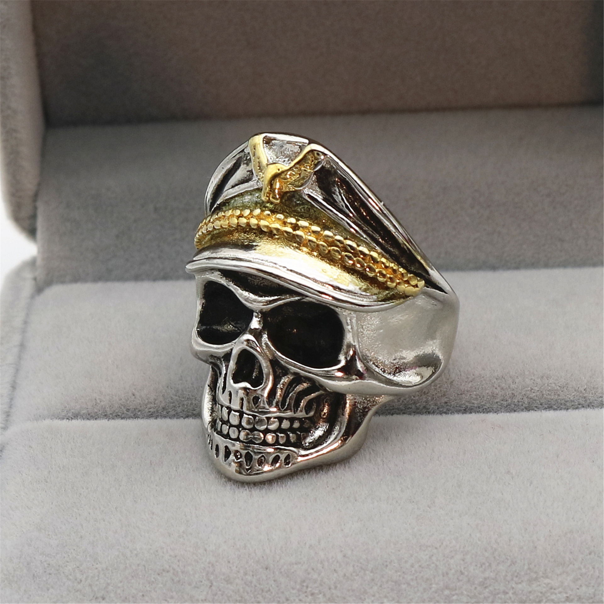 直销热卖复古夸张戒指军团骷髅头戒指热卖创意开口可调节大小代发