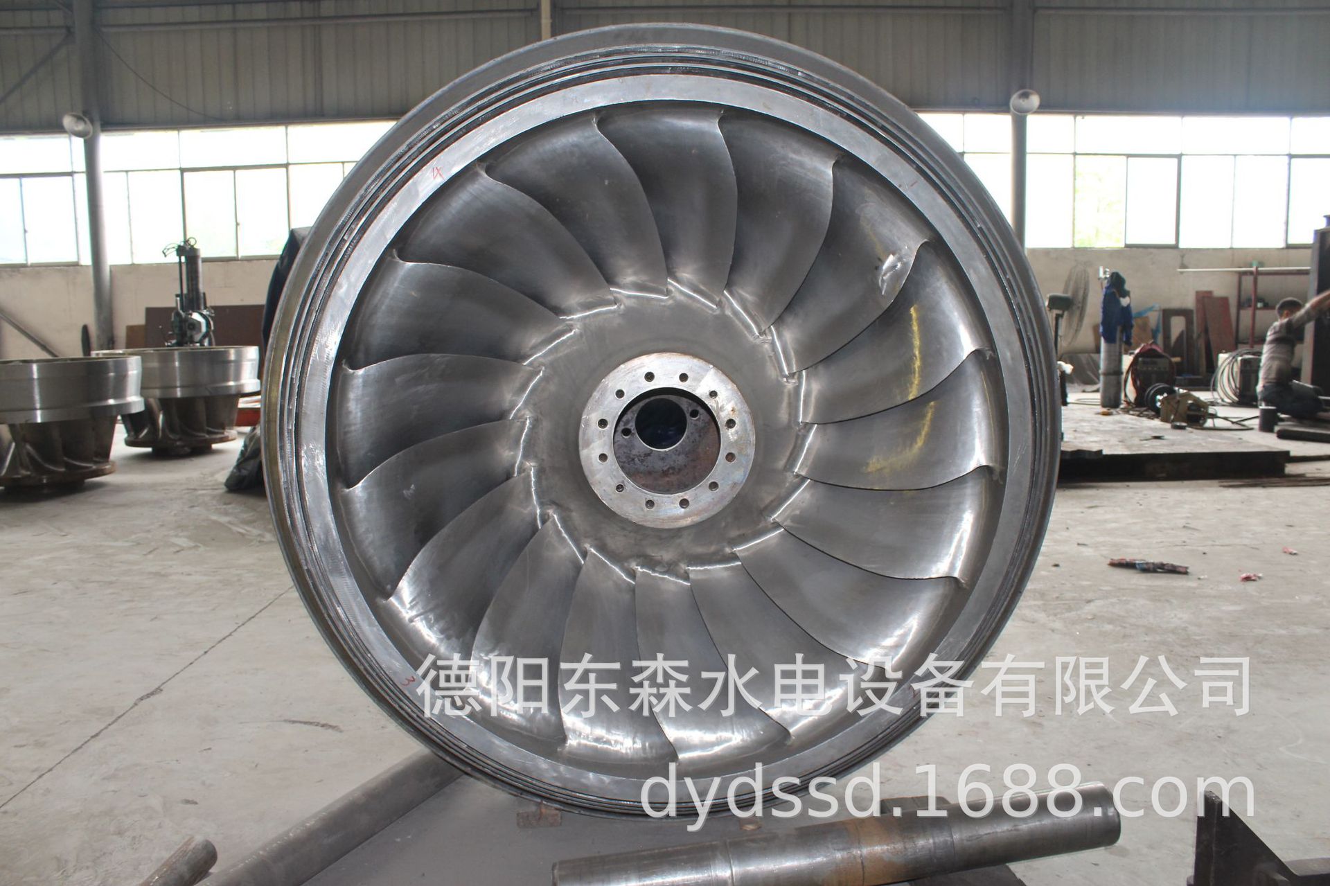 我司可提供各类水轮发电机机组及零部件定制,维修.