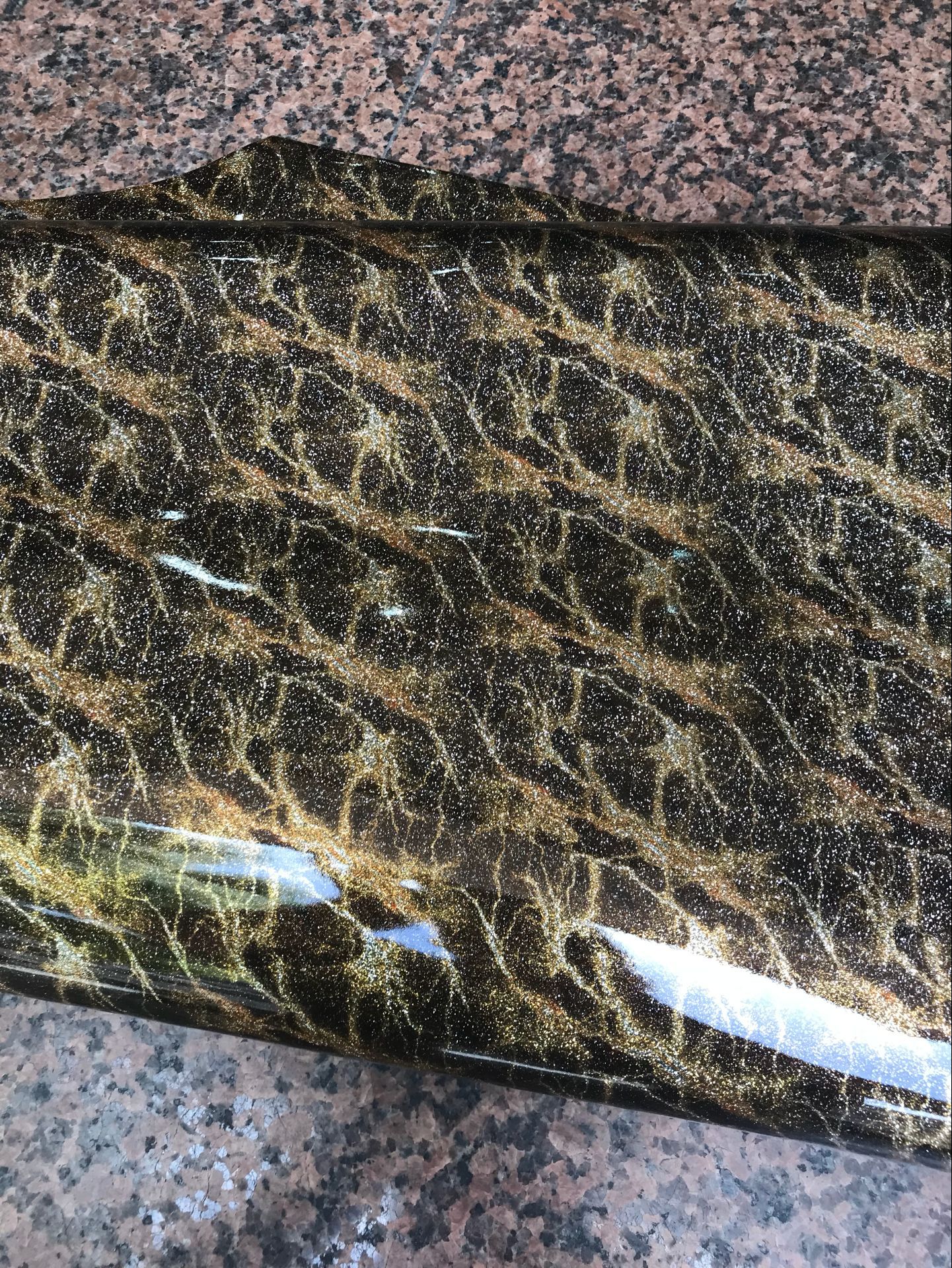 头层牛皮 珠光漆皮 镜面皮 镜面花纹皮