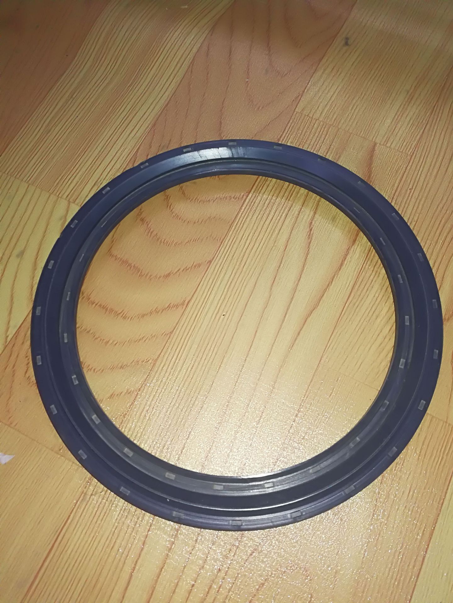 供应三菱发动机油封bz3631e