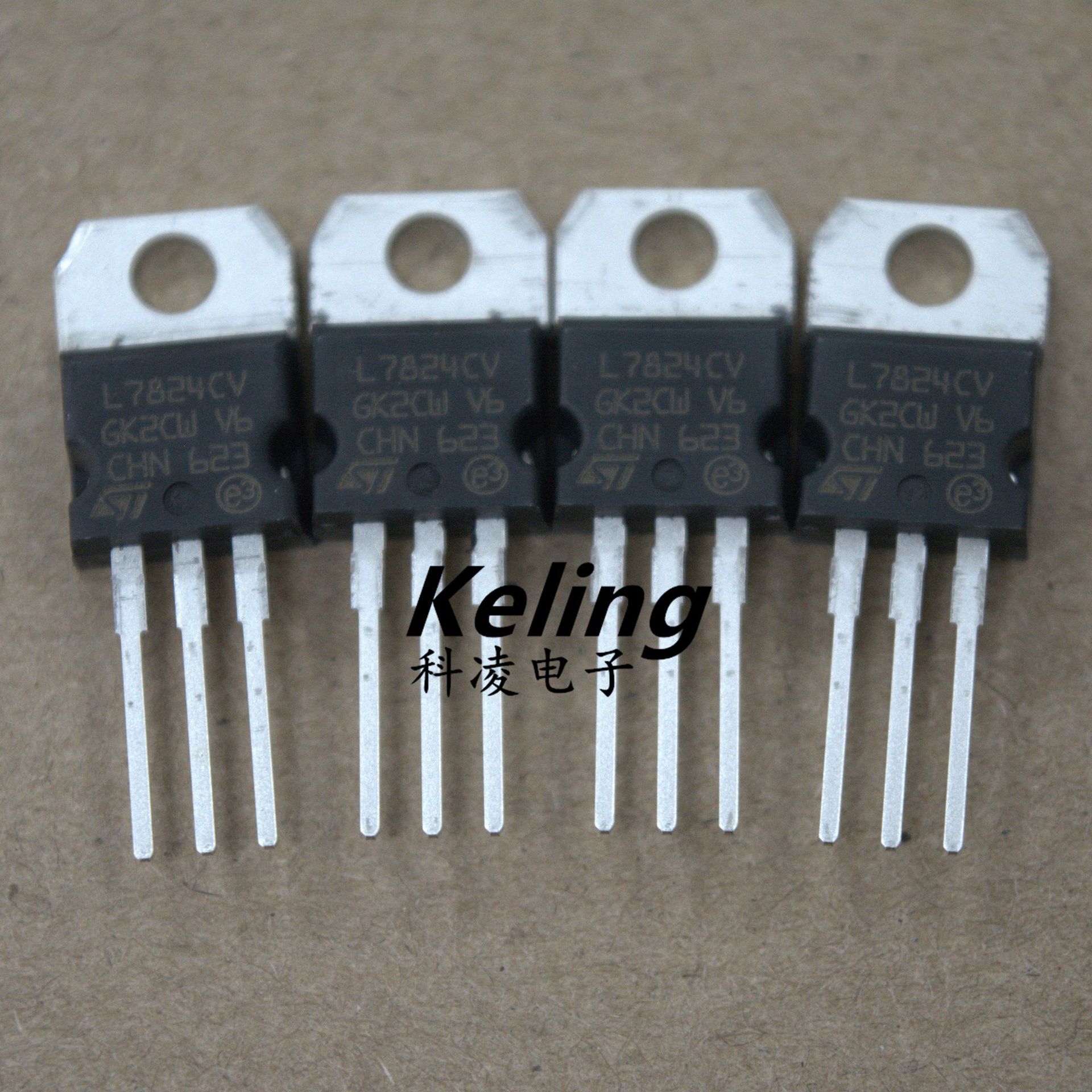 全新进口st意法 24v三端稳压 三极管 lm7824cv 稳压ic l7824