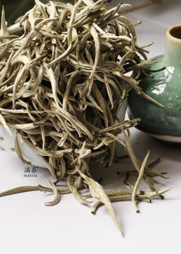 18年月光白单芽大号 大白毫银针 云南普洱生茶春茶500g散装茶