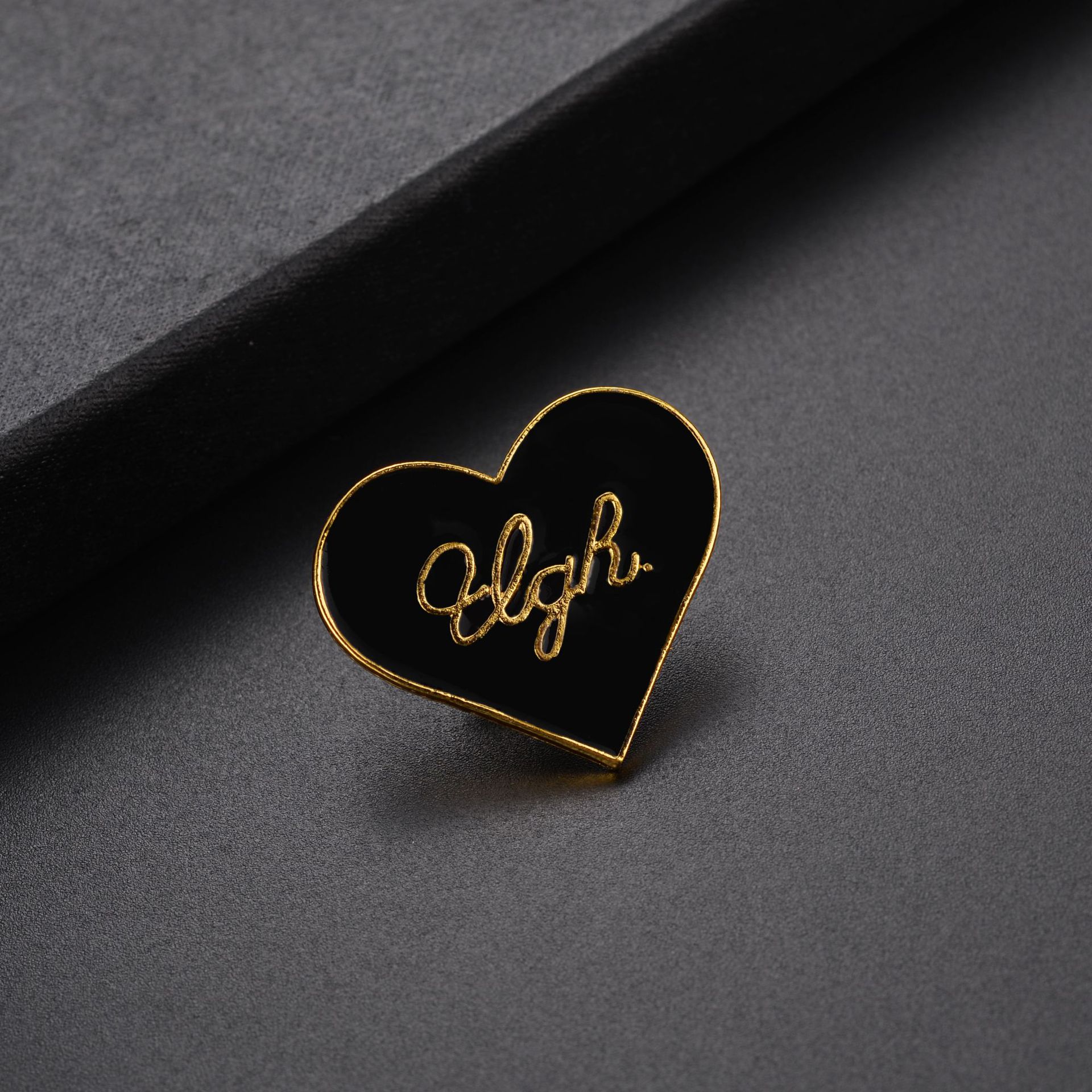 速卖通2018爆款合金胸针 创意im fine 骷髅棺材墓碑幽灵胸针批发