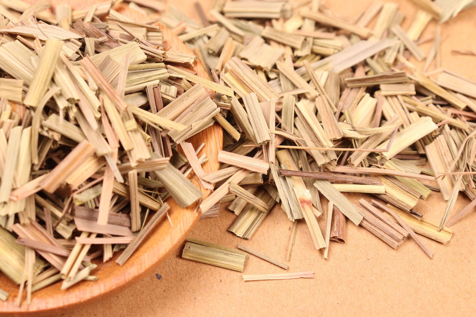 肉桂,桂叶,桂枝,桂丁,茴香,孜然,千里香,胡椒,灵草,排草,甘草,香茅