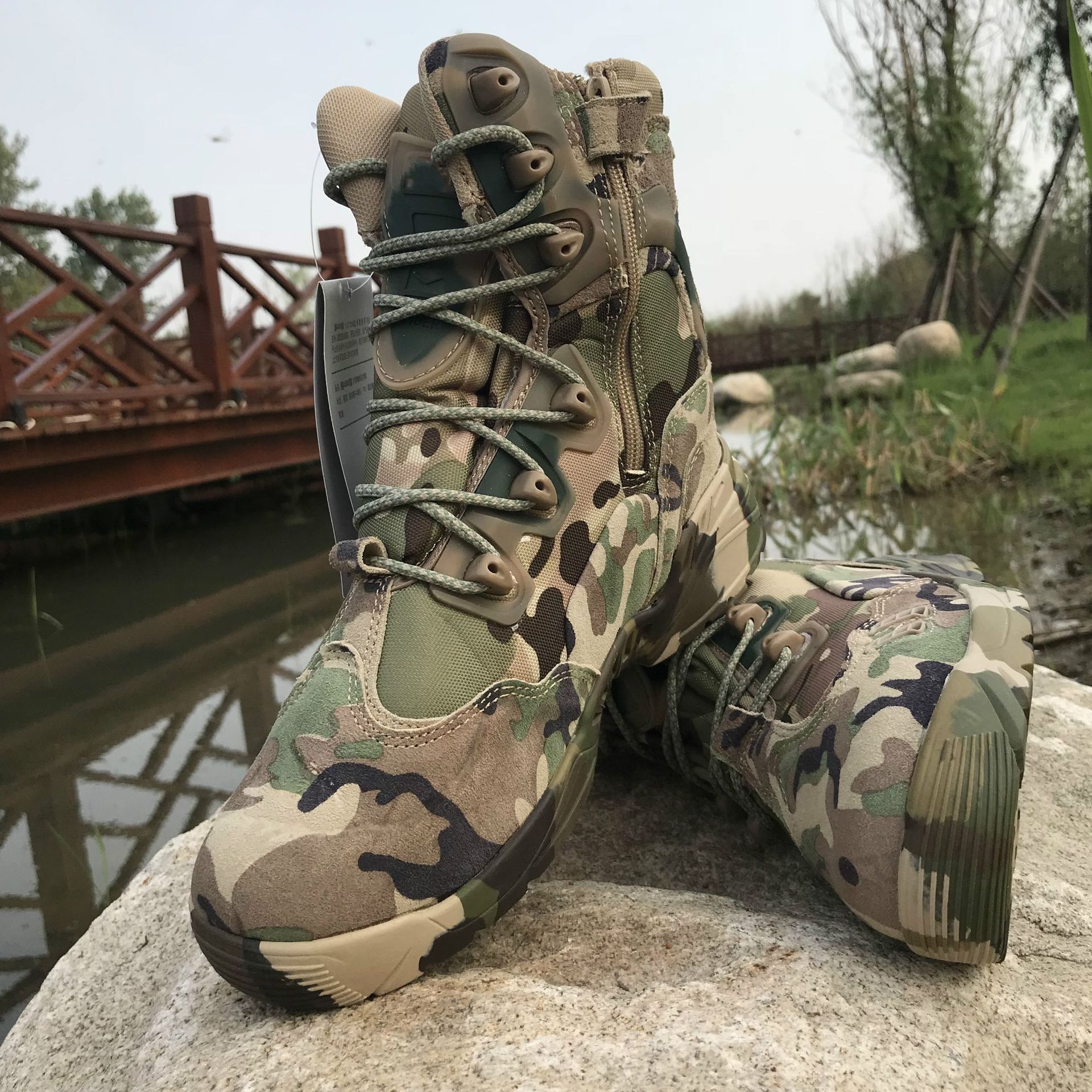 耐磨高帮战术靴马格南沙漠迷军靴超轻战术登山飞行特种兵户外作战
