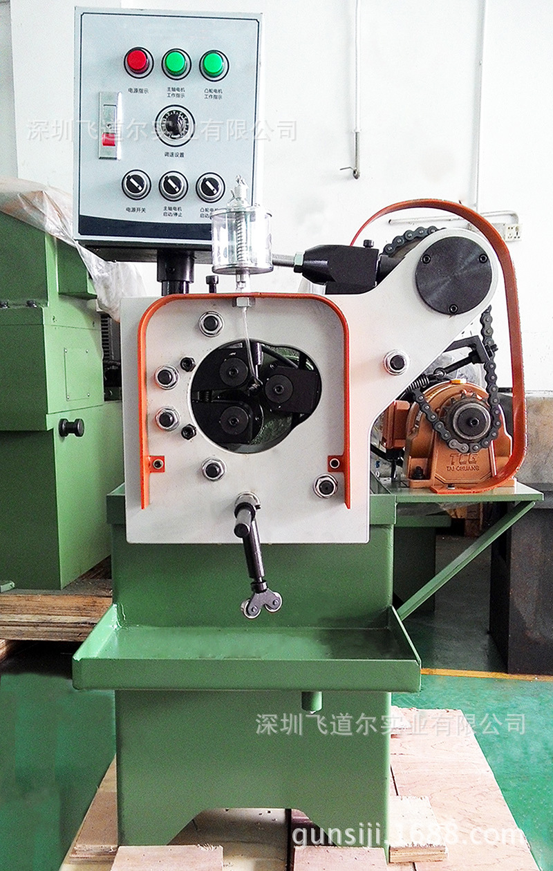 台湾滚花机钢管螺纹滚丝机 空心管半自动三轴滚丝机 m6-m16滚牙机