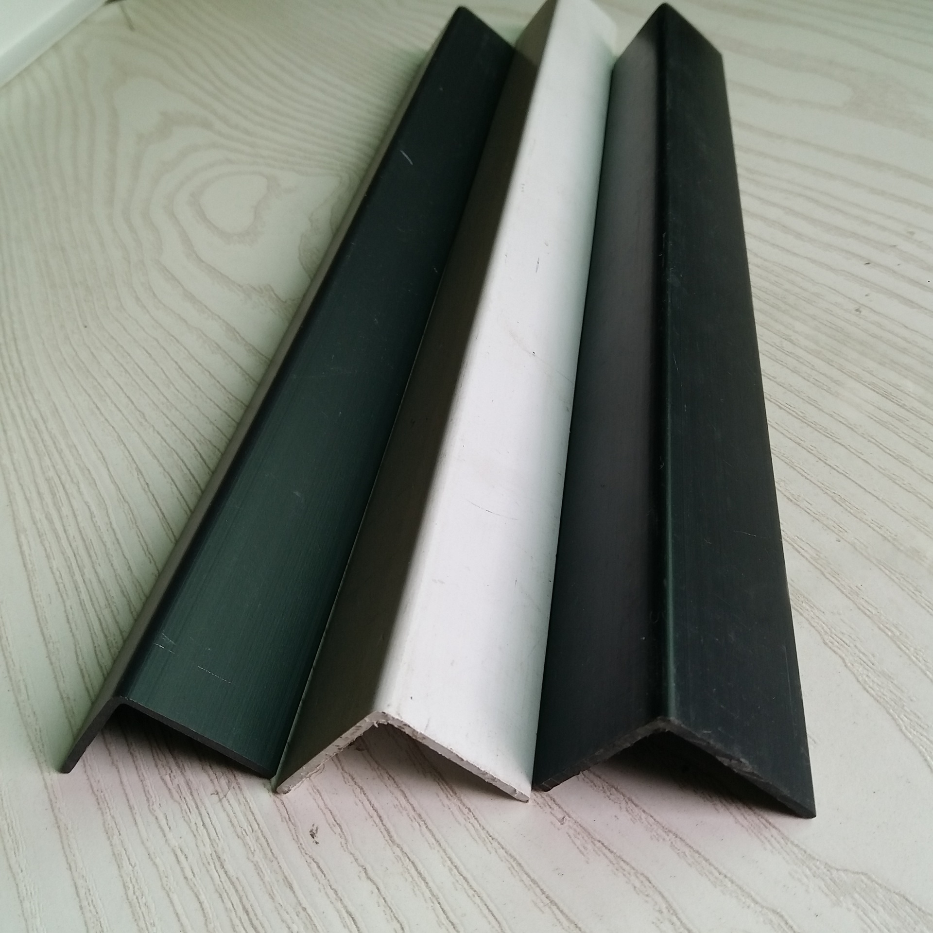 厂家定制包边条pvc护角条塑料直角边条l型 可定制品质保障