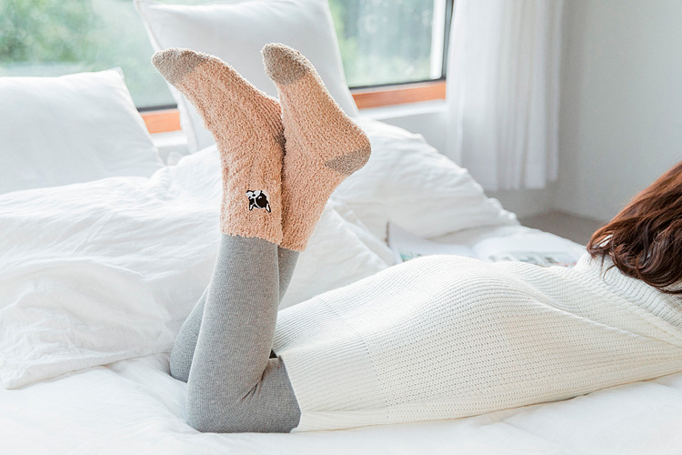 珊瑚绒袜子女冬天睡眠袜保暖加厚毛绒加绒卡通睡觉家居成人地板袜